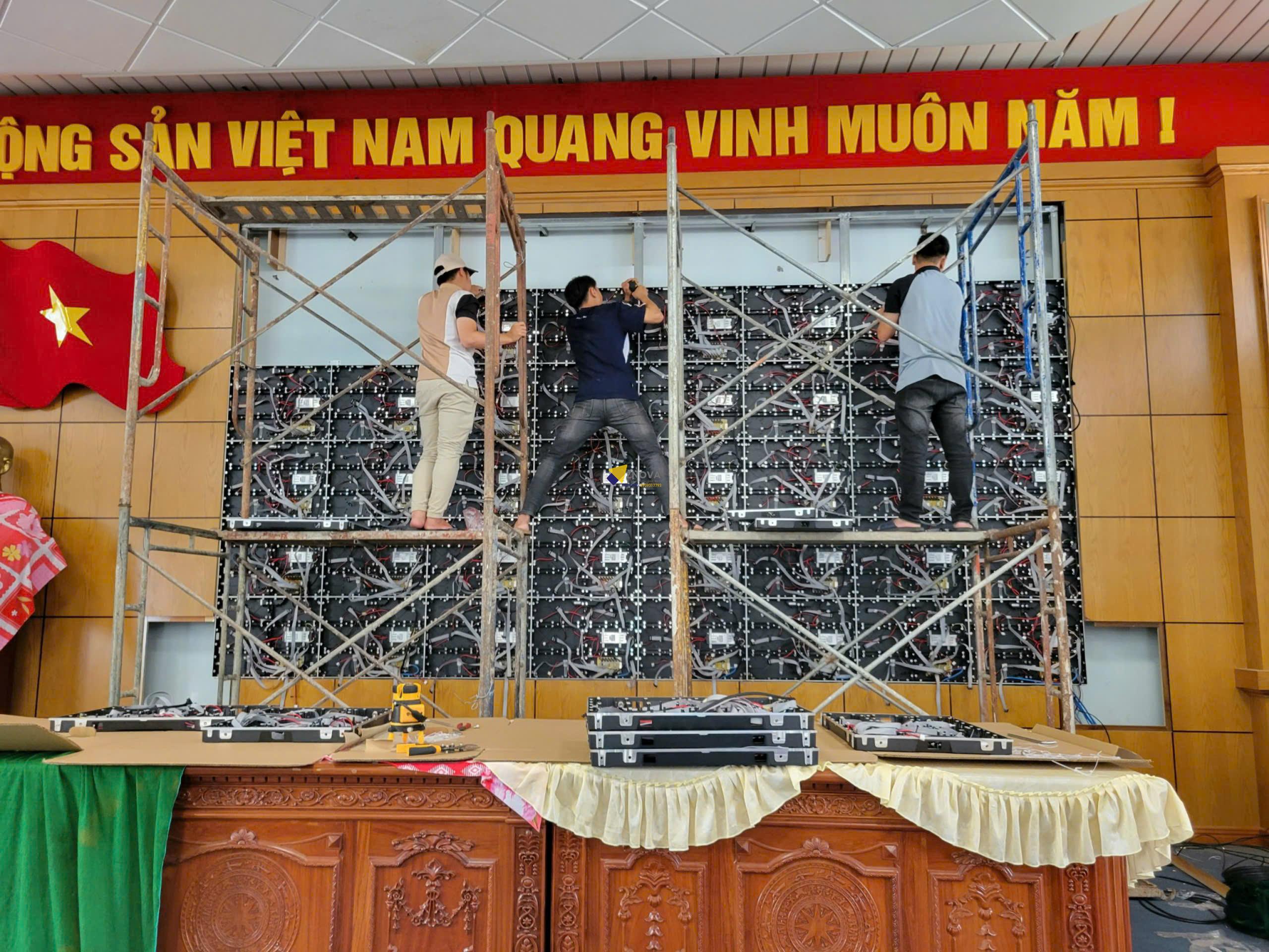 Màn Hình LED Phòng Họp P2.5 z5814174999861 c3294a9e73b8ad965461ead7f76c1f8b 1